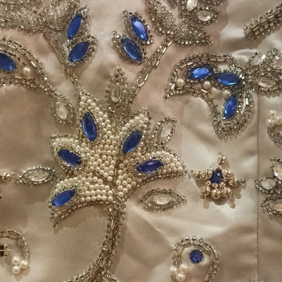 VICTORIA ROYAL LTD GOWN SIZE 10